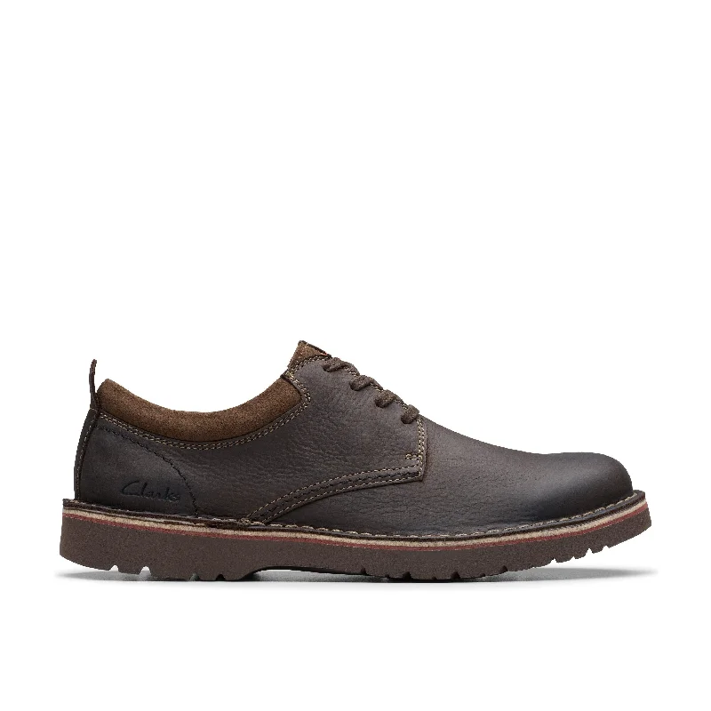 Clarks Eastridge Low in Brown Leather